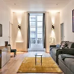 64 - Luxury Flat Champs-Elysees 1D